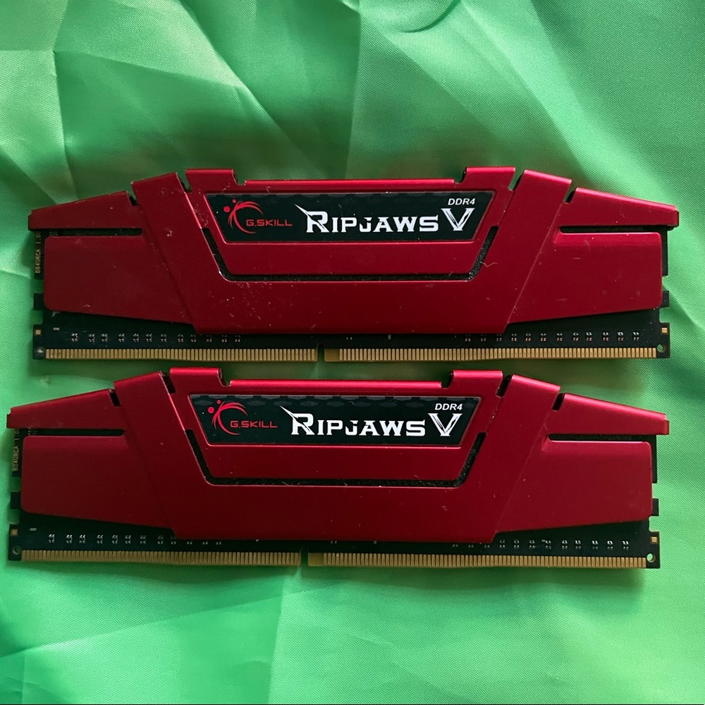 GSkill Ripjaw V Series 8GB (2 x 4GB)